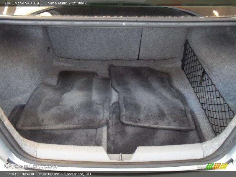 Silver Metallic / Off Black 2001 Volvo S40 1.9T