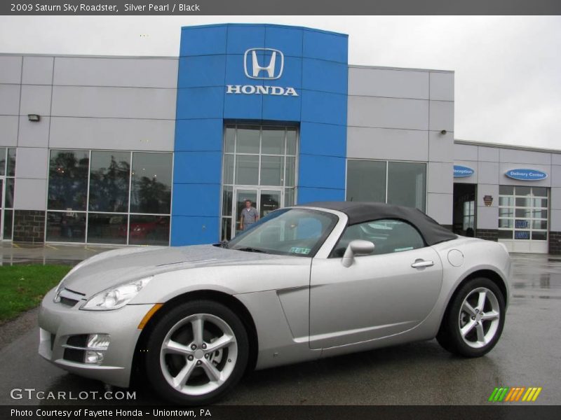 Silver Pearl / Black 2009 Saturn Sky Roadster