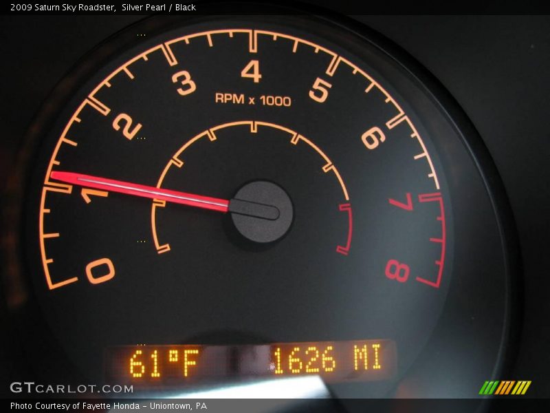 Silver Pearl / Black 2009 Saturn Sky Roadster