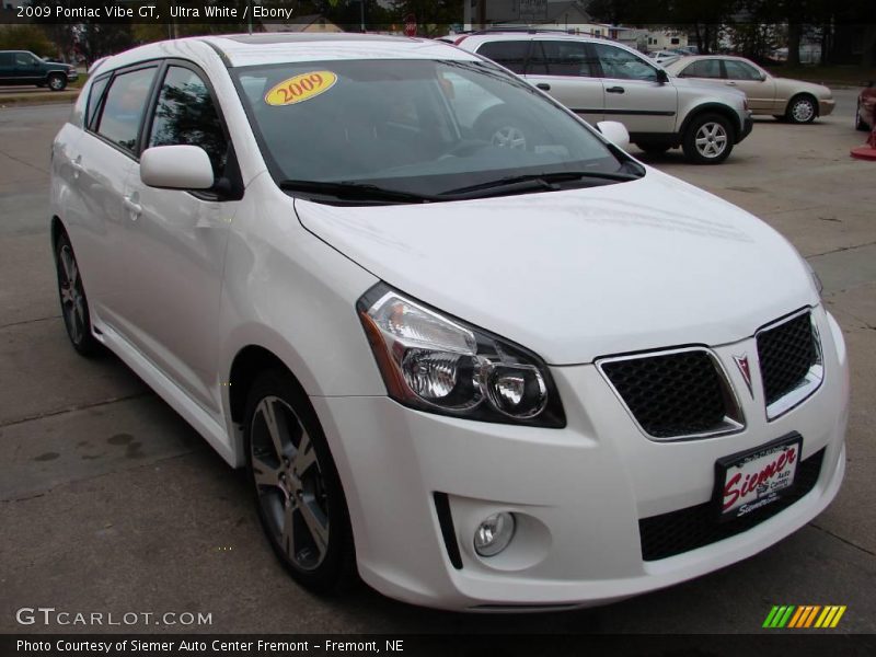 Ultra White / Ebony 2009 Pontiac Vibe GT