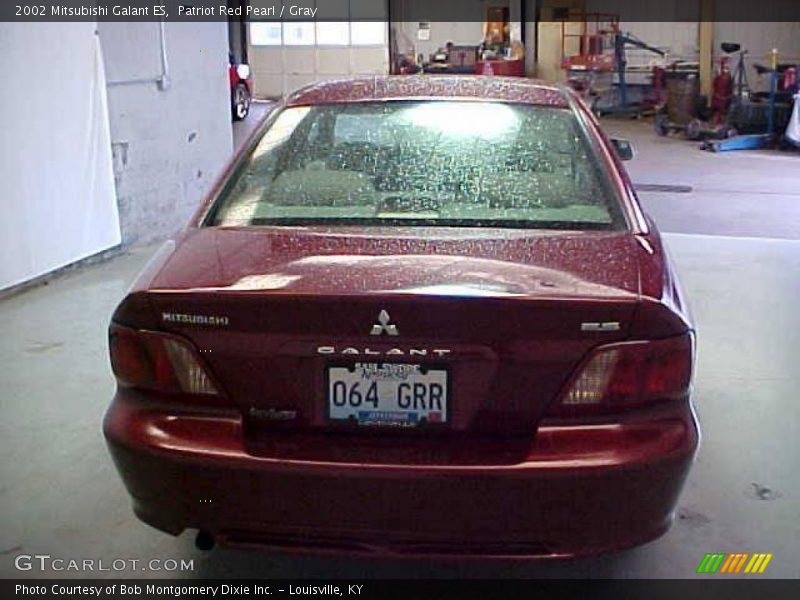 Patriot Red Pearl / Gray 2002 Mitsubishi Galant ES