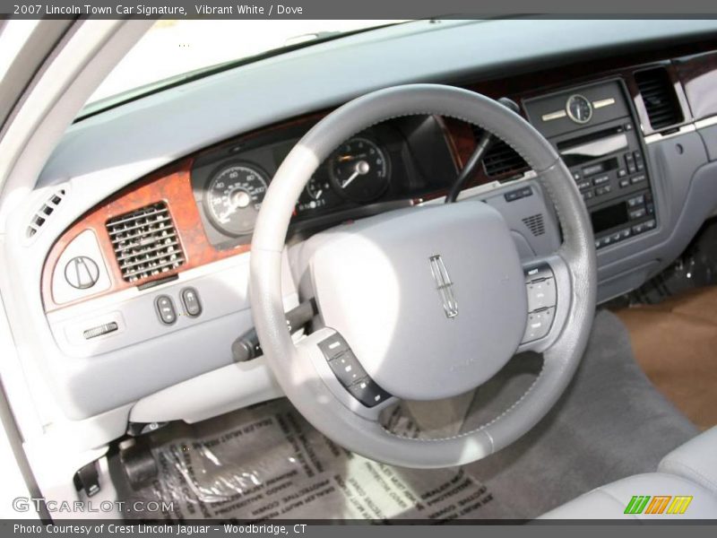 Vibrant White / Dove 2007 Lincoln Town Car Signature