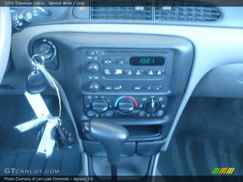 Summit White / Gray 2005 Chevrolet Classic