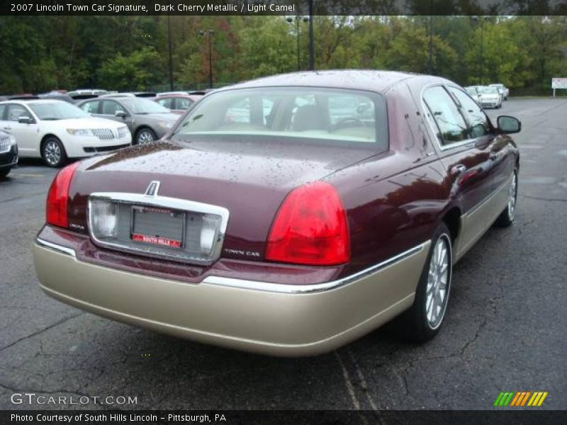 Dark Cherry Metallic / Light Camel 2007 Lincoln Town Car Signature