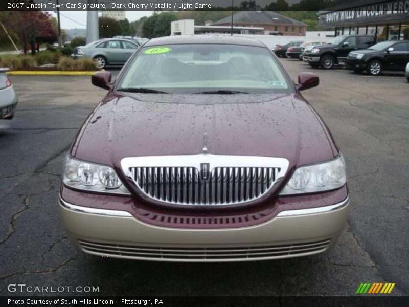 Dark Cherry Metallic / Light Camel 2007 Lincoln Town Car Signature