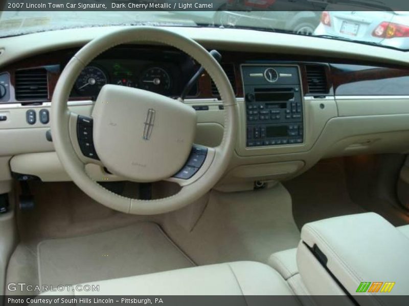 Dashboard of 2007 Town Car Signature