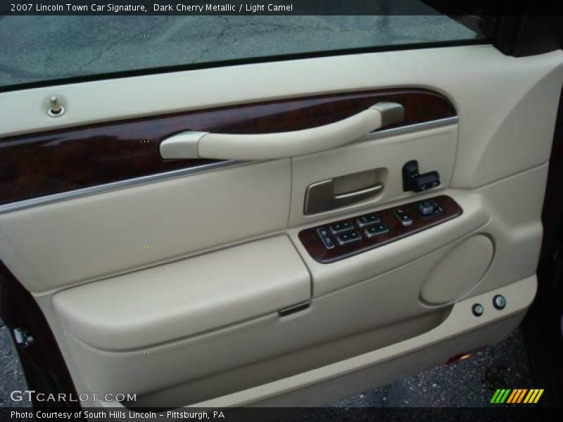 Dark Cherry Metallic / Light Camel 2007 Lincoln Town Car Signature