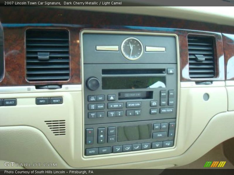Dark Cherry Metallic / Light Camel 2007 Lincoln Town Car Signature
