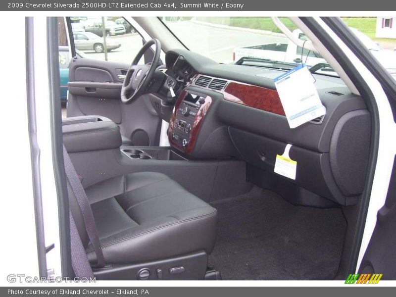 Summit White / Ebony 2009 Chevrolet Silverado 2500HD LTZ Extended Cab 4x4