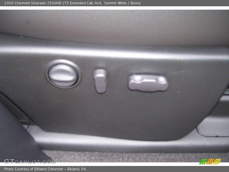 Summit White / Ebony 2009 Chevrolet Silverado 2500HD LTZ Extended Cab 4x4