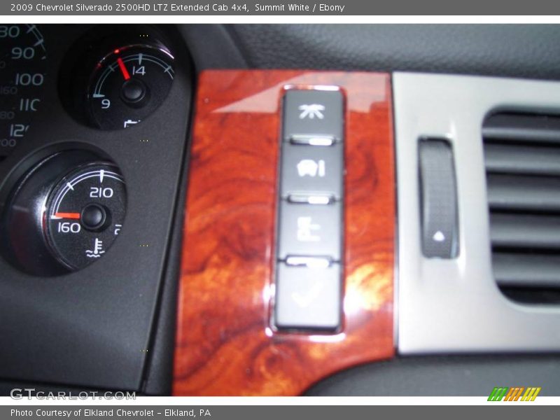 Summit White / Ebony 2009 Chevrolet Silverado 2500HD LTZ Extended Cab 4x4