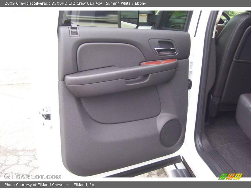 Summit White / Ebony 2009 Chevrolet Silverado 3500HD LTZ Crew Cab 4x4