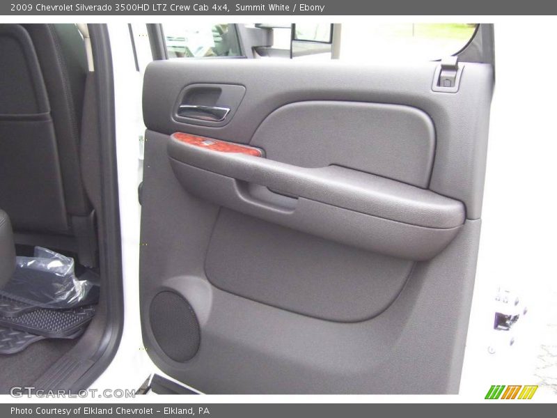 Summit White / Ebony 2009 Chevrolet Silverado 3500HD LTZ Crew Cab 4x4