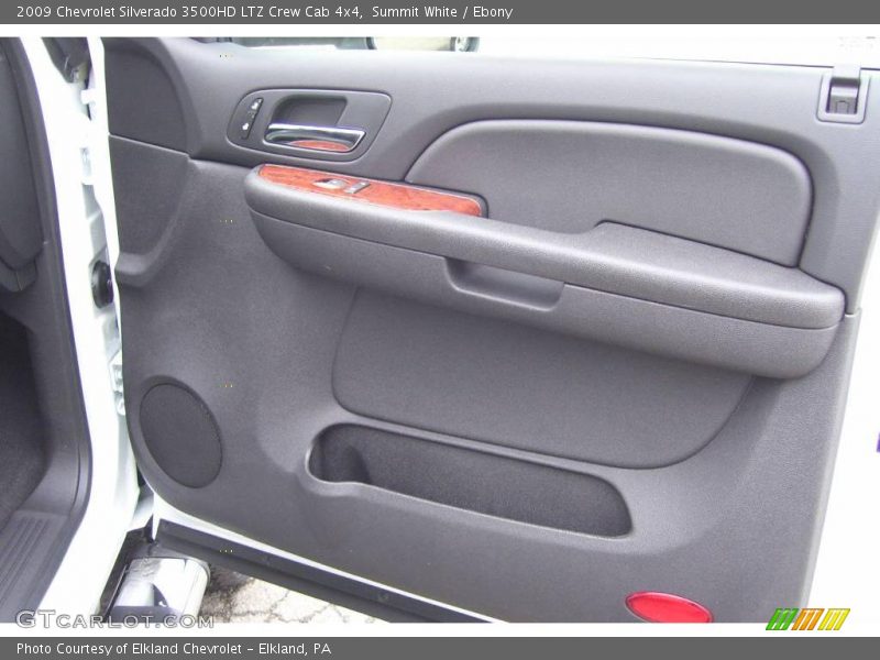 Summit White / Ebony 2009 Chevrolet Silverado 3500HD LTZ Crew Cab 4x4