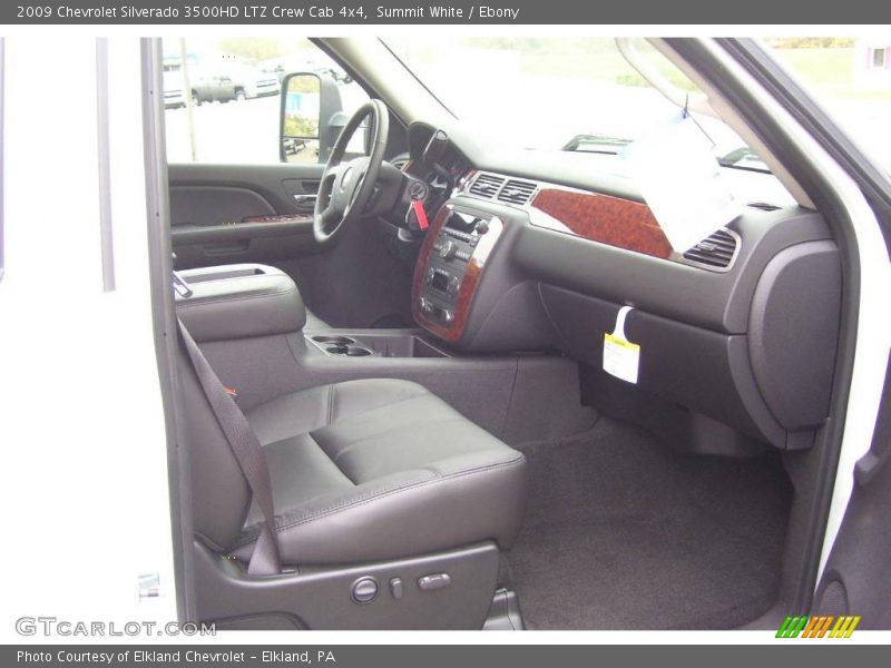 Summit White / Ebony 2009 Chevrolet Silverado 3500HD LTZ Crew Cab 4x4