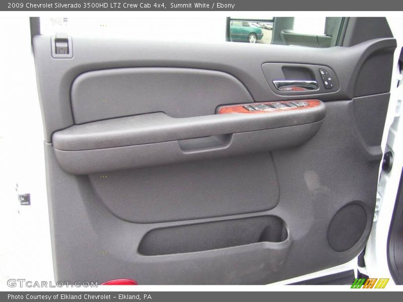Summit White / Ebony 2009 Chevrolet Silverado 3500HD LTZ Crew Cab 4x4