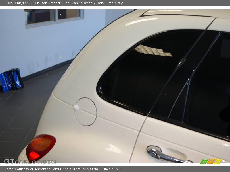Cool Vanilla White / Dark Slate Gray 2005 Chrysler PT Cruiser Limited
