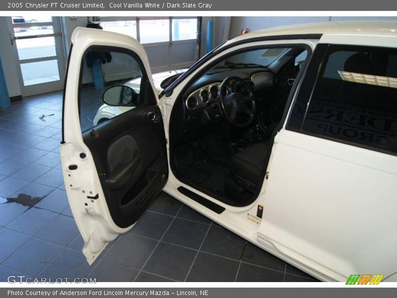 Cool Vanilla White / Dark Slate Gray 2005 Chrysler PT Cruiser Limited