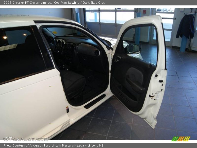 Cool Vanilla White / Dark Slate Gray 2005 Chrysler PT Cruiser Limited