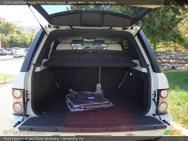 Alaska White / Ivory White/Jet Black 2010 Land Rover Range Rover Supercharged