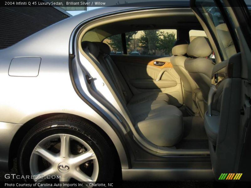 Brilliant Silver / Willow 2004 Infiniti Q 45 Luxury Sedan