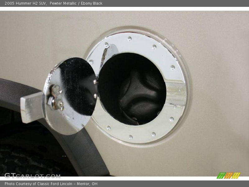 Pewter Metallic / Ebony Black 2005 Hummer H2 SUV