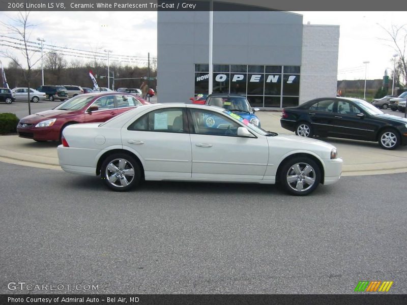 Ceramic White Pearlescent Tri-Coat / Grey 2006 Lincoln LS V8