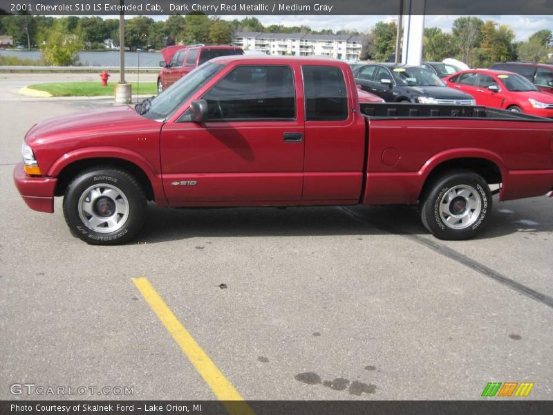 Dark Cherry Red Metallic / Medium Gray 2001 Chevrolet S10 LS Extended Cab