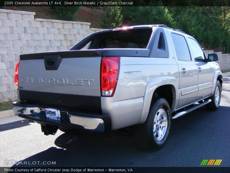 Silver Birch Metallic / Gray/Dark Charcoal 2005 Chevrolet Avalanche LT 4x4