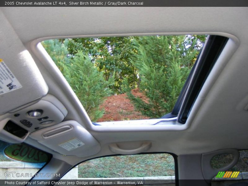 Silver Birch Metallic / Gray/Dark Charcoal 2005 Chevrolet Avalanche LT 4x4