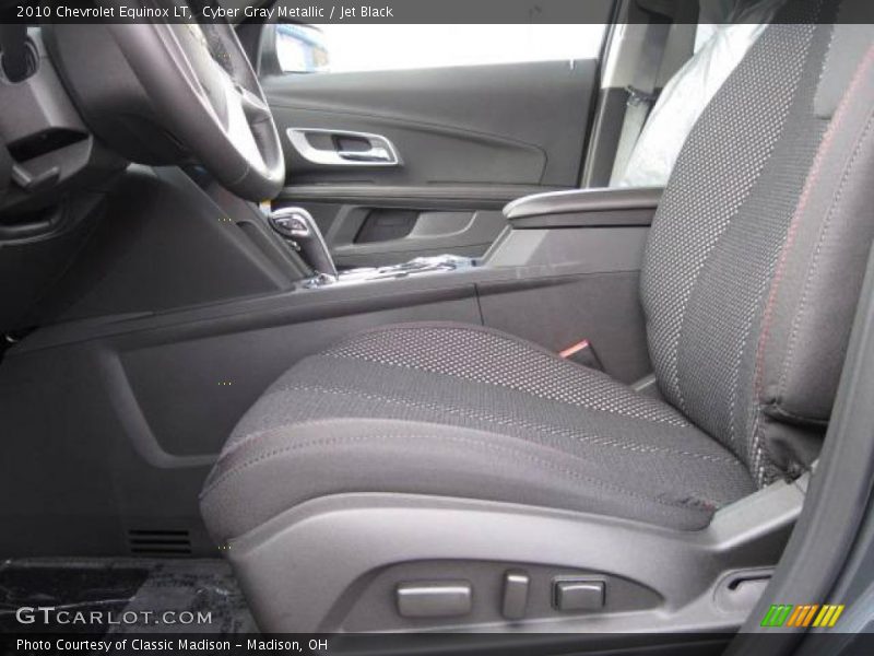 Cyber Gray Metallic / Jet Black 2010 Chevrolet Equinox LT