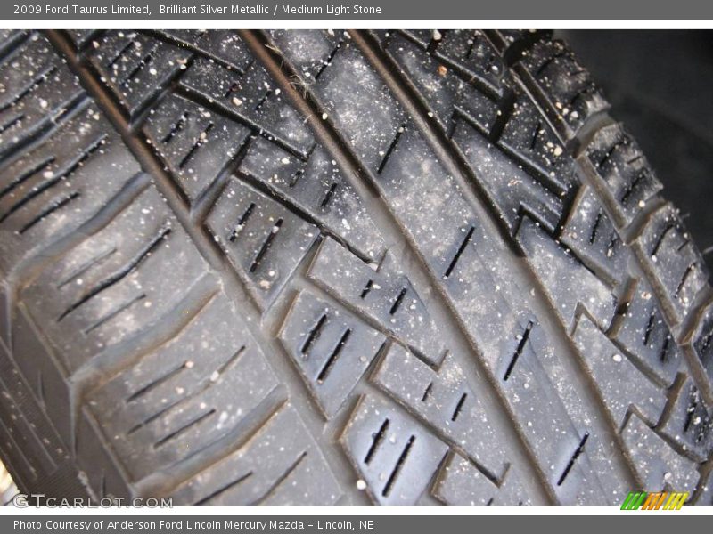 Brilliant Silver Metallic / Medium Light Stone 2009 Ford Taurus Limited