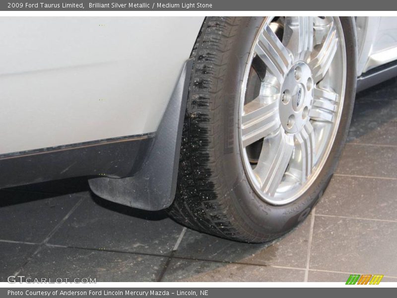 Brilliant Silver Metallic / Medium Light Stone 2009 Ford Taurus Limited