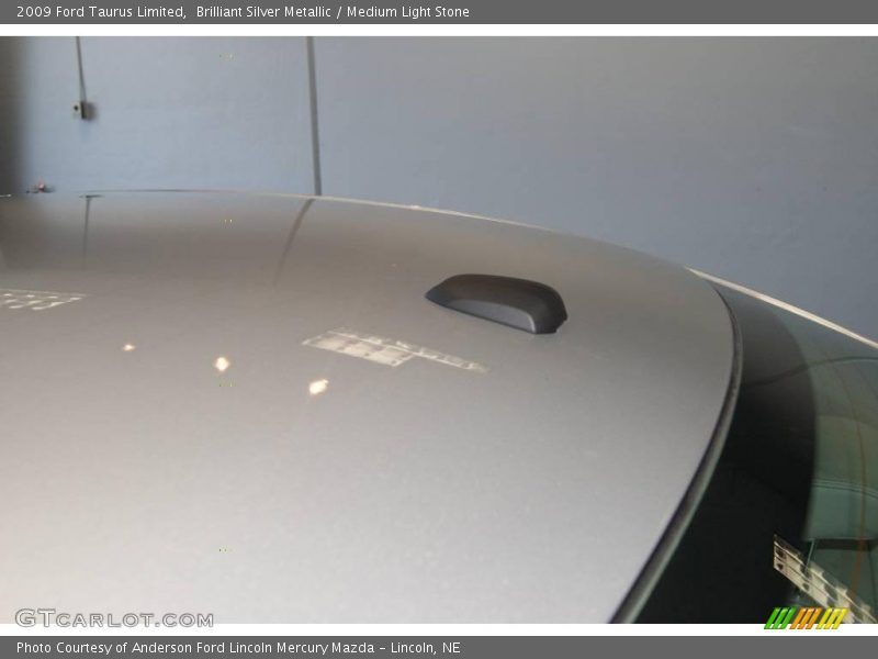 Brilliant Silver Metallic / Medium Light Stone 2009 Ford Taurus Limited