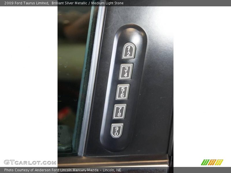 Brilliant Silver Metallic / Medium Light Stone 2009 Ford Taurus Limited