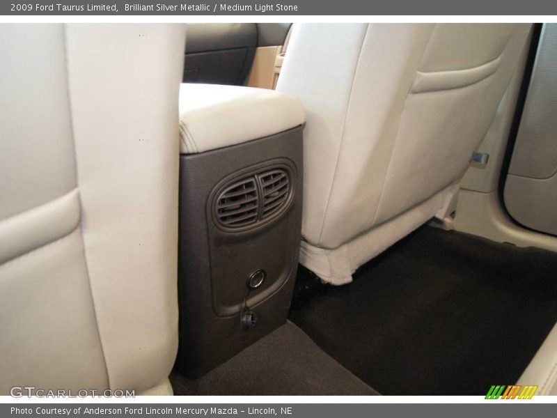 Brilliant Silver Metallic / Medium Light Stone 2009 Ford Taurus Limited