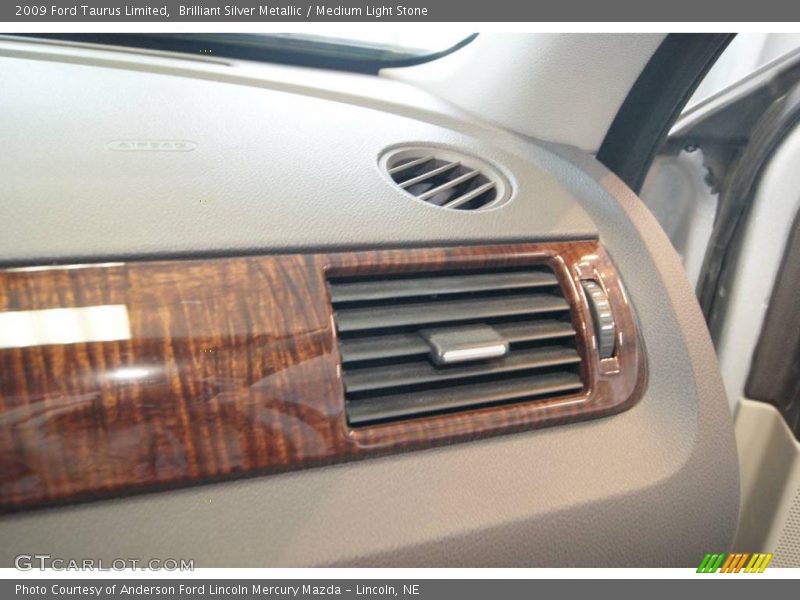 Brilliant Silver Metallic / Medium Light Stone 2009 Ford Taurus Limited