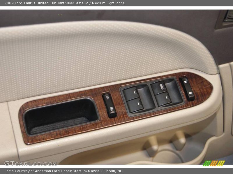 Brilliant Silver Metallic / Medium Light Stone 2009 Ford Taurus Limited