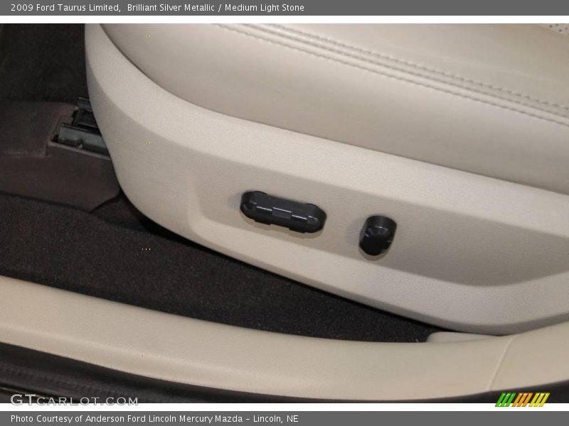 Brilliant Silver Metallic / Medium Light Stone 2009 Ford Taurus Limited