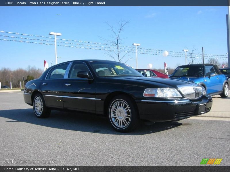 Black / Light Camel 2006 Lincoln Town Car Designer Series