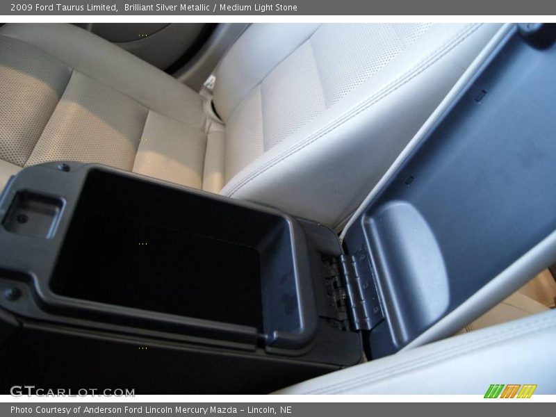 Brilliant Silver Metallic / Medium Light Stone 2009 Ford Taurus Limited