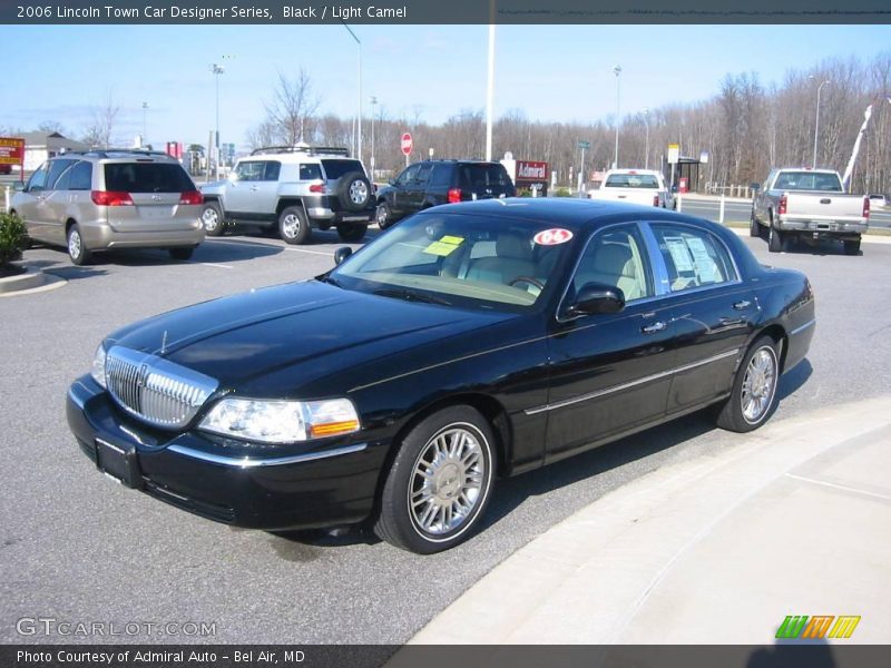 Black / Light Camel 2006 Lincoln Town Car Designer Series