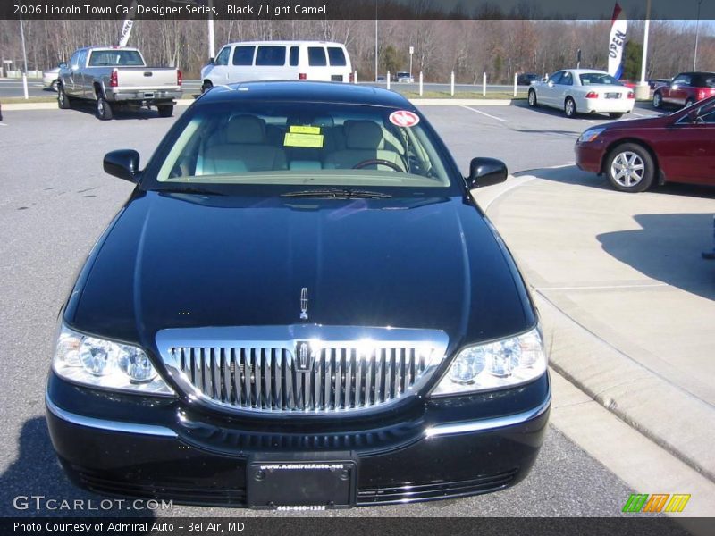 Black / Light Camel 2006 Lincoln Town Car Designer Series