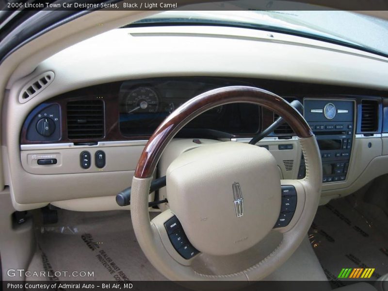 Black / Light Camel 2006 Lincoln Town Car Designer Series
