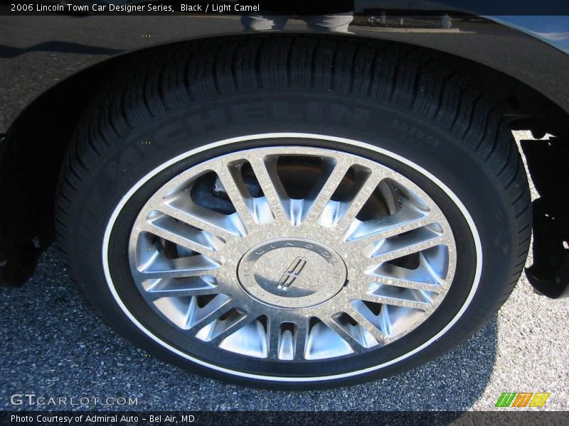 Black / Light Camel 2006 Lincoln Town Car Designer Series