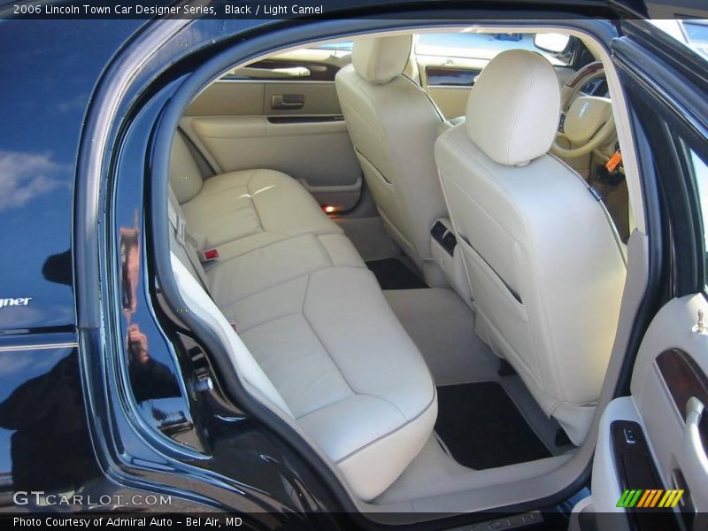 Black / Light Camel 2006 Lincoln Town Car Designer Series