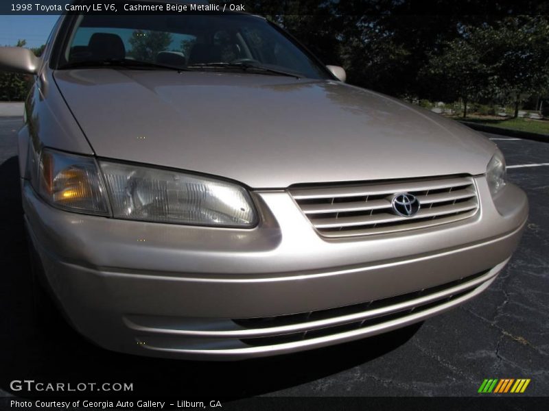 Cashmere Beige Metallic / Oak 1998 Toyota Camry LE V6