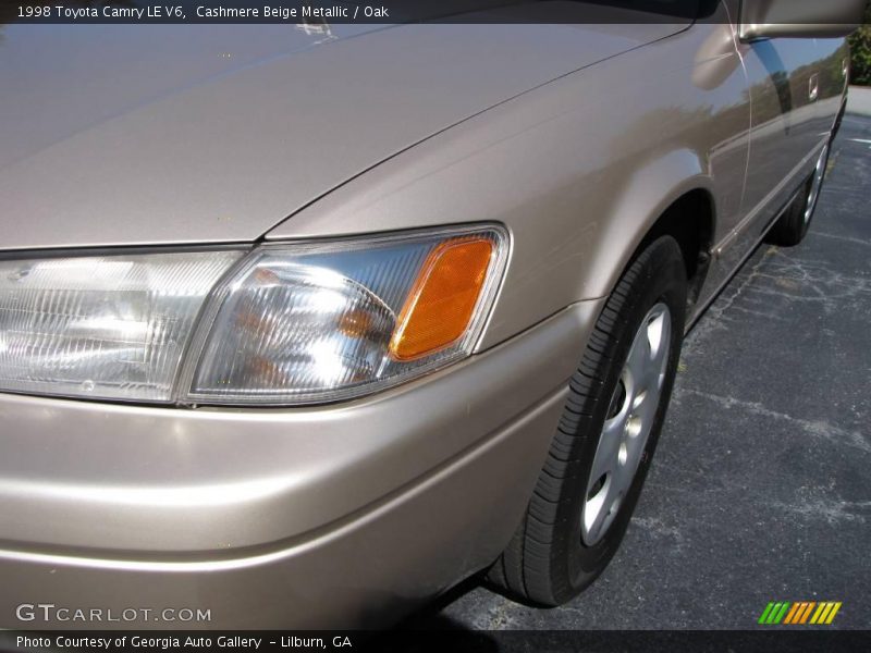Cashmere Beige Metallic / Oak 1998 Toyota Camry LE V6