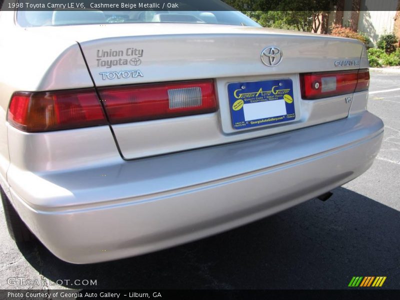Cashmere Beige Metallic / Oak 1998 Toyota Camry LE V6