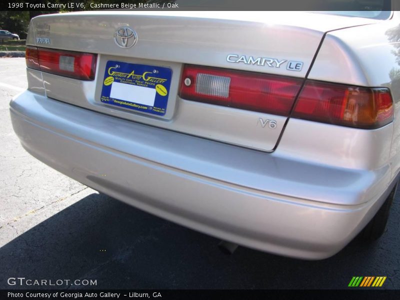 Cashmere Beige Metallic / Oak 1998 Toyota Camry LE V6